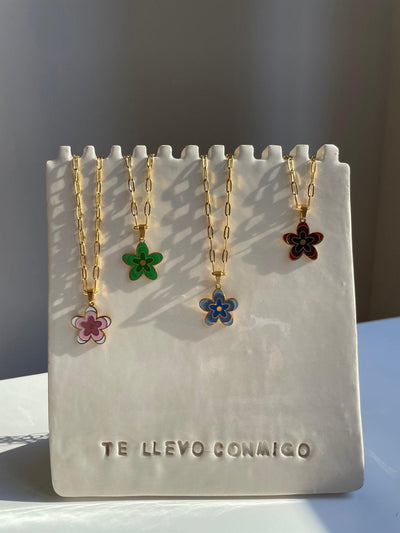 Collar Clover Blanco