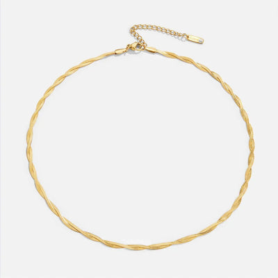 Collar con cadena retorcida